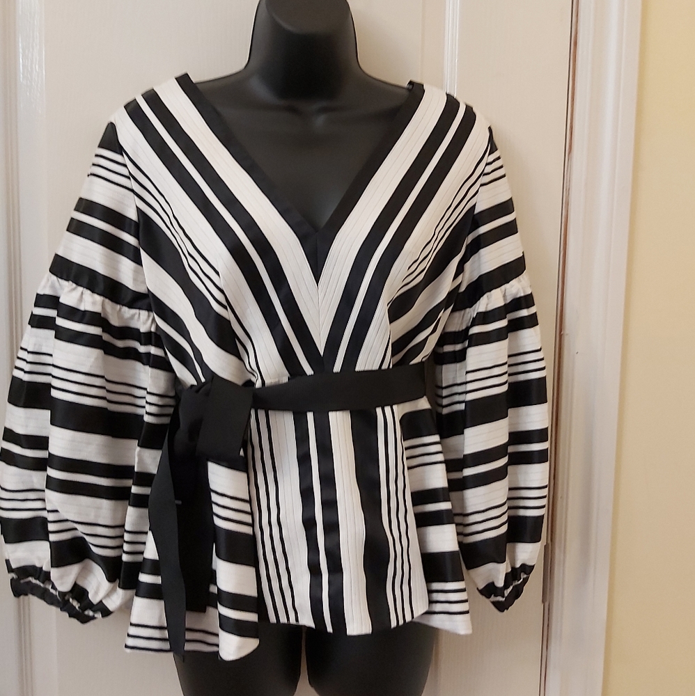 B&W Striped V-Neck Top - Boston Proper